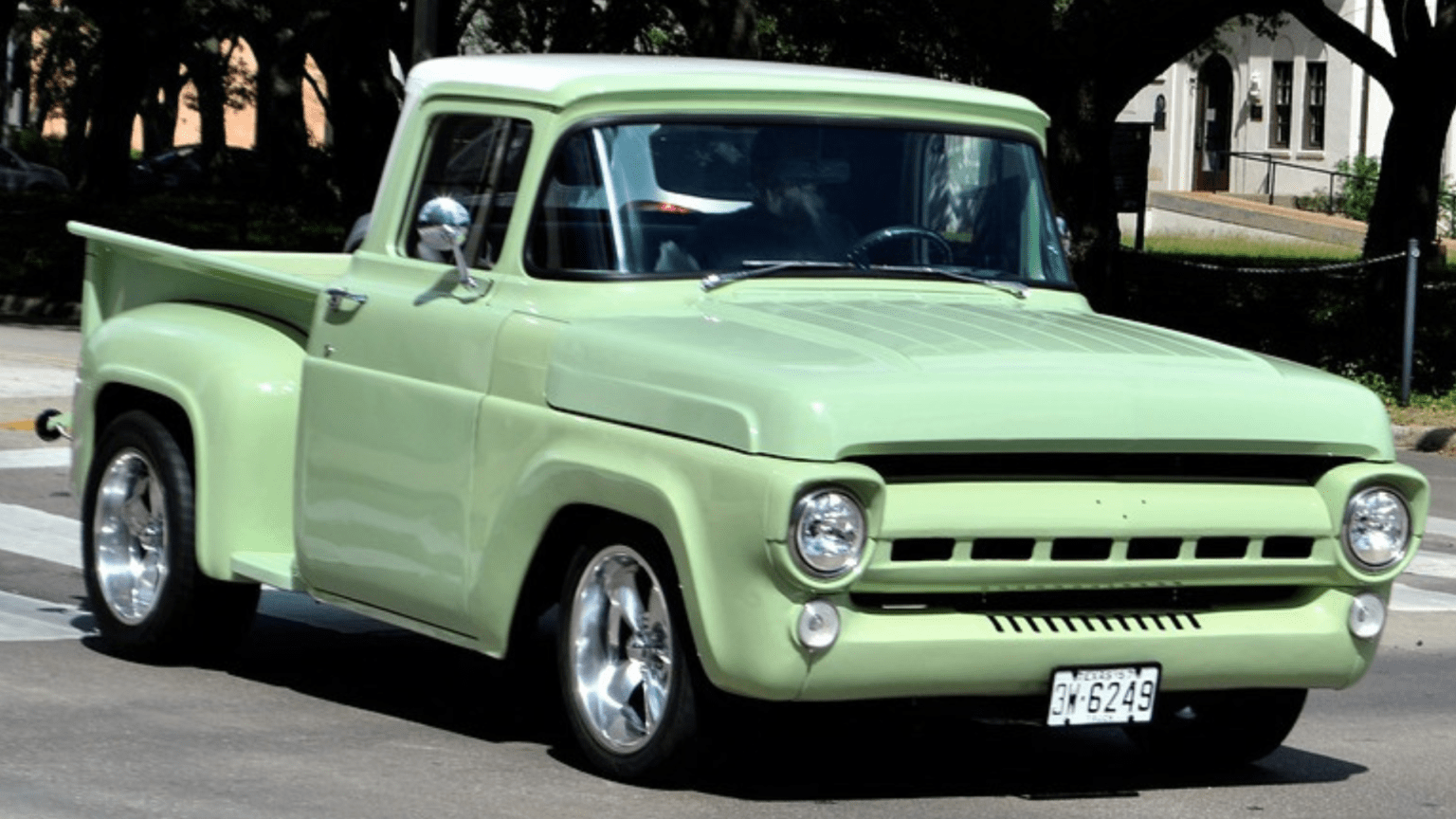 23 Best Old Vehicles To Restomod - Woodwin Auto Tips